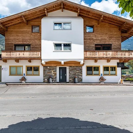 Hochzillertal Mit Sauna Апартаменты *