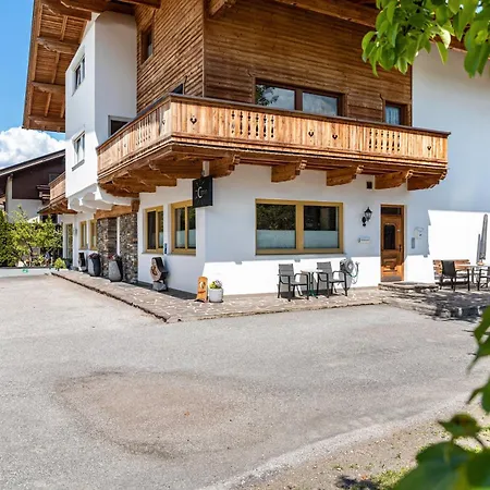 Hochzillertal Mit Sauna 公寓