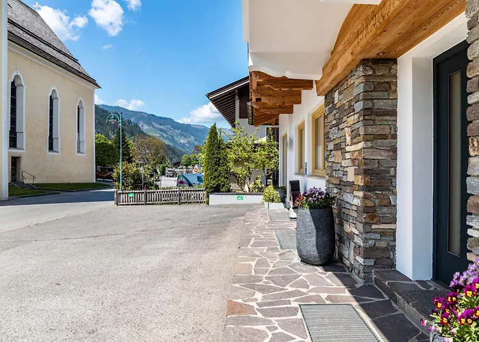 Hochzillertal Mit Sauna 齐勒河谷的里德